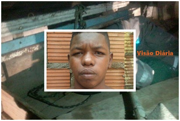 Homem é encontrado morto em cima de uma carroça no centro comercial Homem é encontrado morto em cima de uma carroça no centro comercial